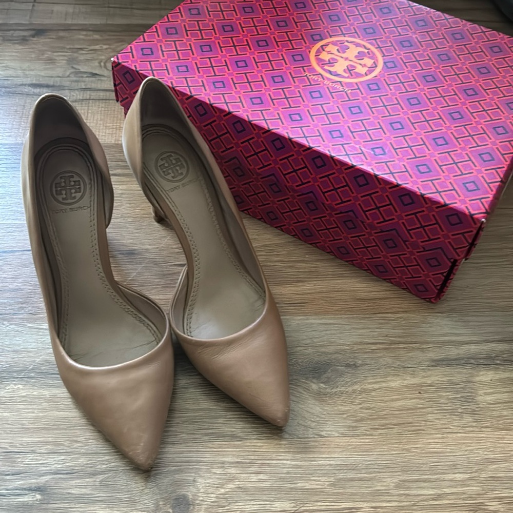 Tory Burch heels - tan leather - size 6